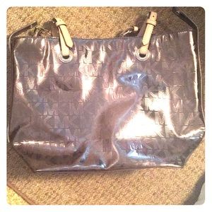 Michael kors shoulder bag.